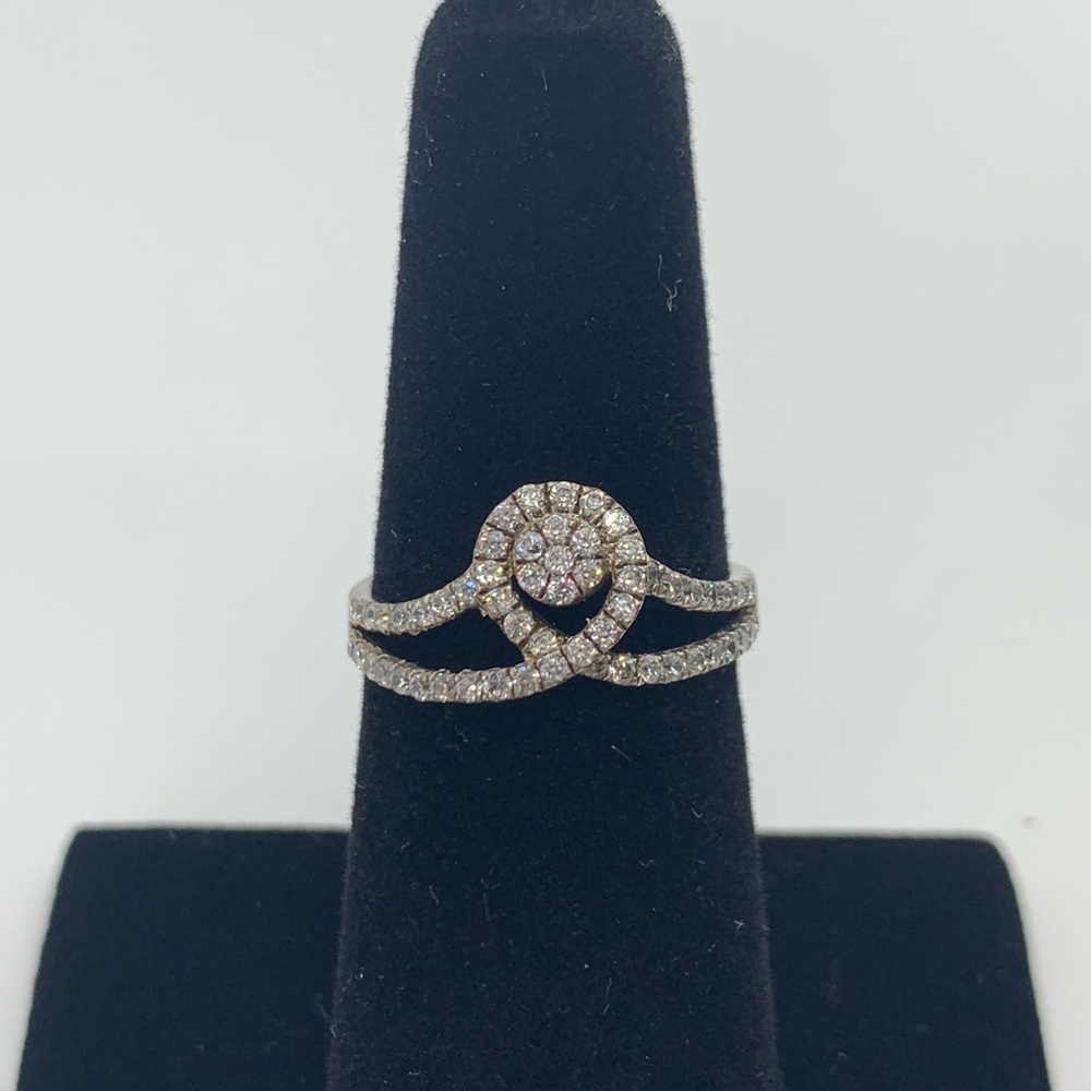 Silver zirconias Cluster Ring with Curved Bands